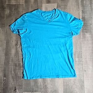 American Eagle medium VNeck